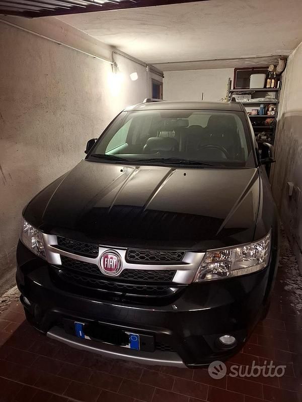 Usata Fiat Freemont Lounge 170 CV (125 kW) 2014 Nero SUV
