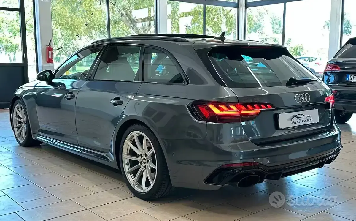 Usata Audi RS4 450 CV (330 kW) 2022 Grigio Station wagon