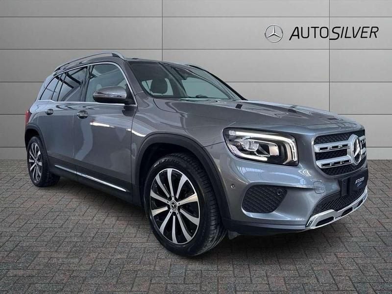 Grigio montagna / metallizzato Usata 2022 Mercedes GLB200 SUV | 37.800 € (Cara) - Immagine 1/4