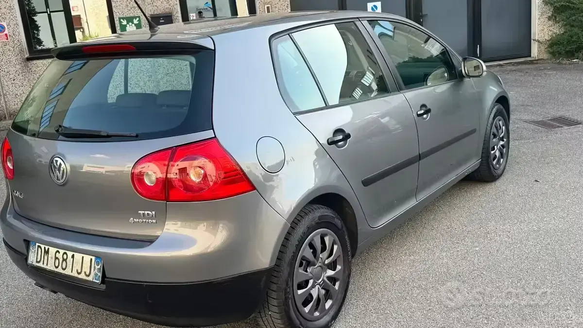 Usata VW Golf VI 105 CV (77 kW) 2008 Grigio Utilitaria