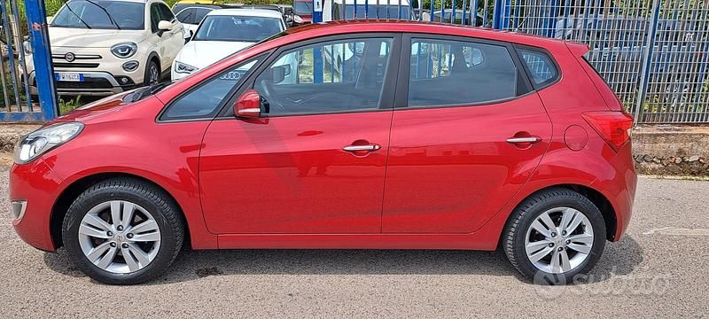 Usata Hyundai ix20 90 CV (66 kW) 2010 Rosso Utilitaria
