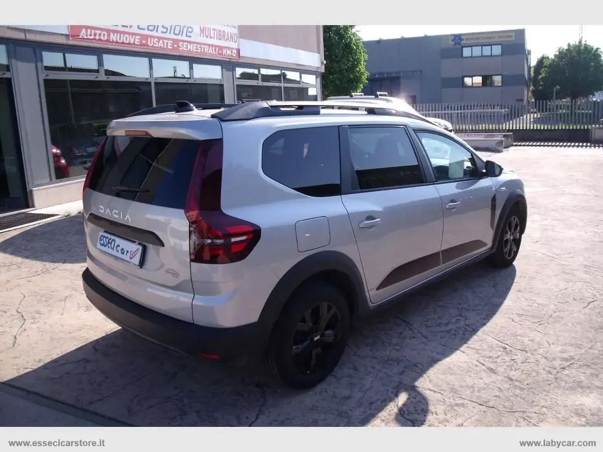 Gebraucht Dacia Jogger Extreme 101 PS (74 kW) 2023 Silber Van / Kleinbus