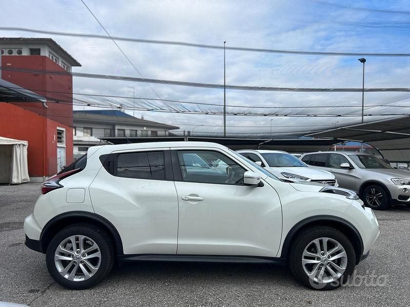 Usata Nissan Juke Acenta 110 CV (80 kW) 2016 Bianco SUV