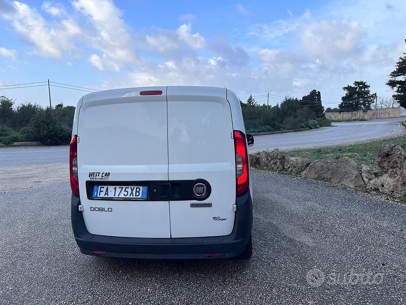 Usata Fiat Doblò 90 CV (66 kW) 2015 Monovolume