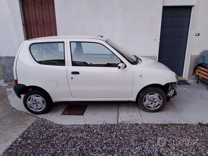 Usata Fiat 600 54 CV (39 kW) 2010 Bianco Utilitaria