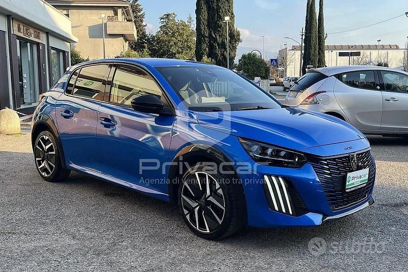 Usata Peugeot 208 GT 101 CV (74 kW) 2024 Blu Utilitaria