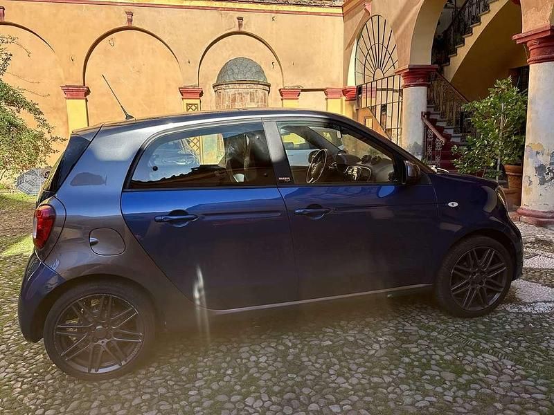 Occasion Smart ForFour Brabus 90 ch (66 kW) 2019 Bleue Citadine