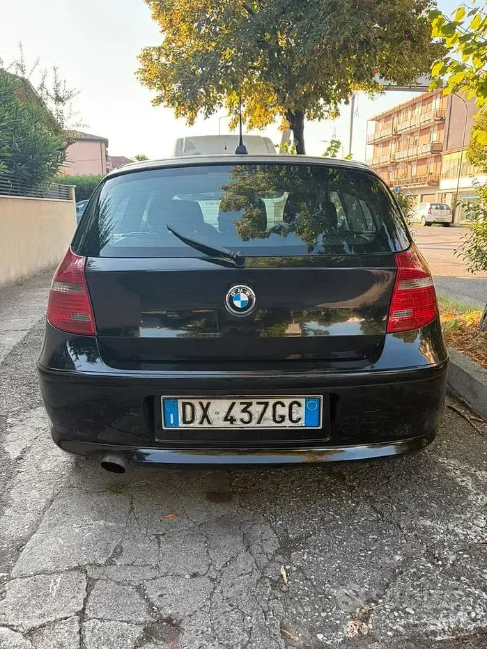 Usata BMW 118 143 CV (105 kW) 2009 Nero Utilitaria