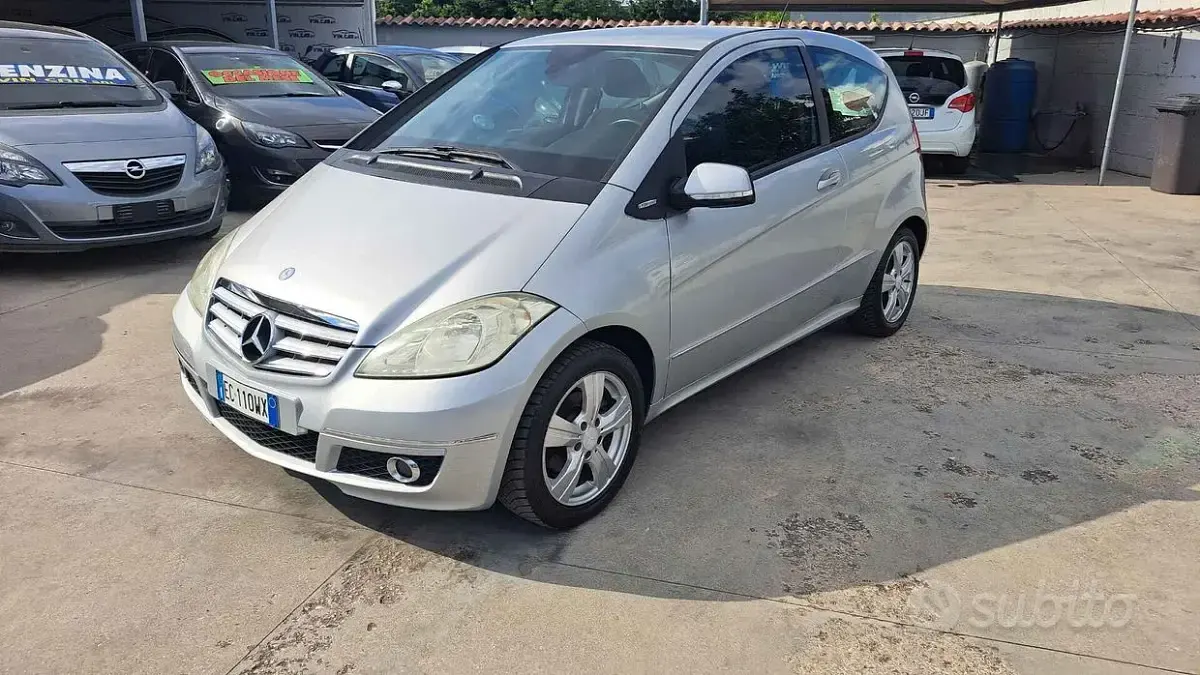 Usata Mercedes A150 Avantgarde 95 CV (69 kW) 2010 Grigio Coupé