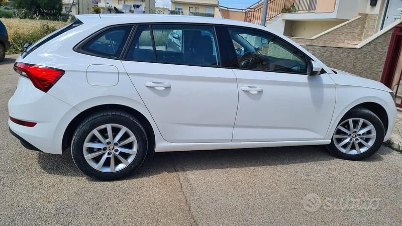 Usata Skoda Scala Ambition 90 CV (66 kW) 2020 Bianco Utilitaria