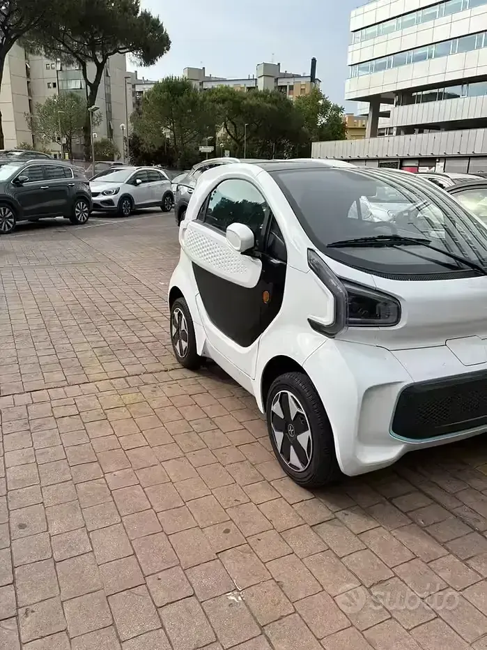 Usata XEV Yoyo 7 kW (10 CV) 2023 Bianco Utilitaria