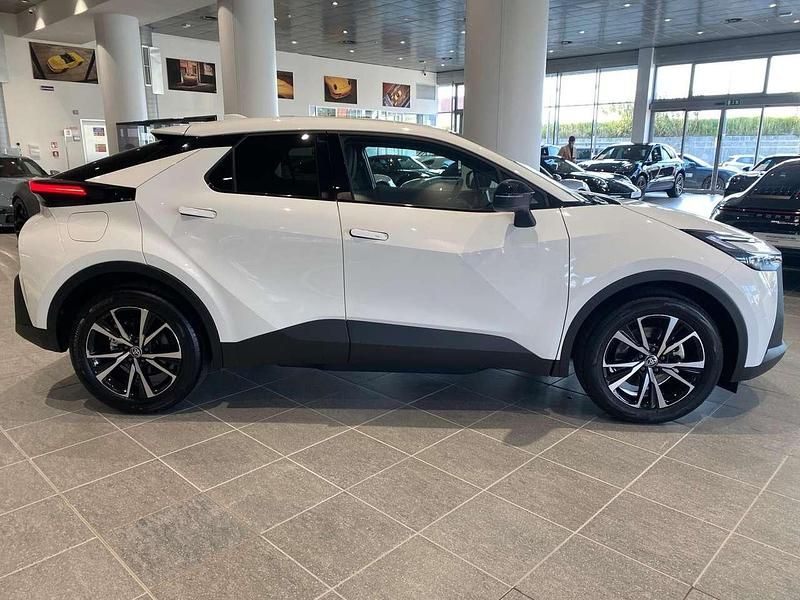 Nuova Toyota C-HR Trend 223 CV (164 kW) 2025 Bianco SUV