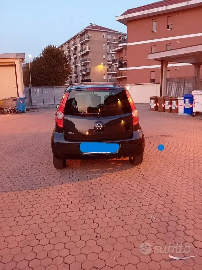 Usata Opel Agila Enjoy 86 CV (63 kW) 2008 Nero Utilitaria