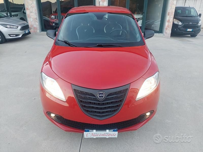Usata Lancia Ypsilon S 95 CV (69 kW) 2015 Rosso Utilitaria
