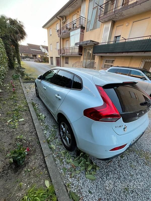Usata Volvo V40 2016 Bianco Berlina
