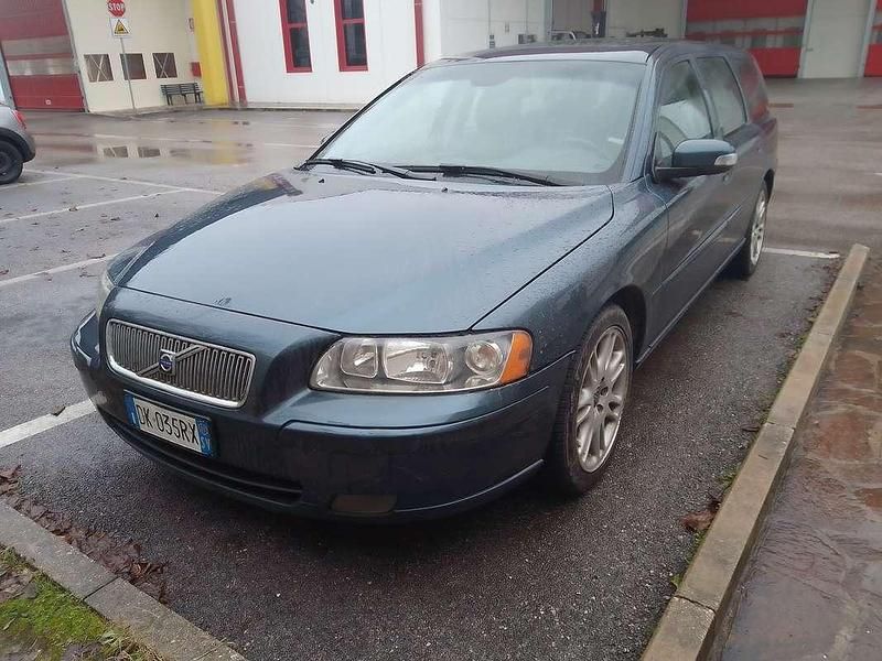 Usata Volvo V70 Momentum 185 CV (136 kW) 2007 Blu/azzurro Station wagon