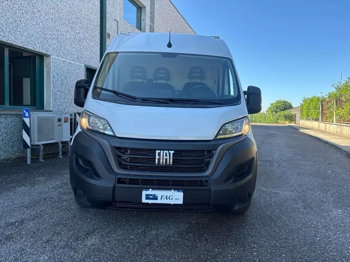 Usata Fiat Ducato 140 CV (102 kW) 2023 Bianco Furgone