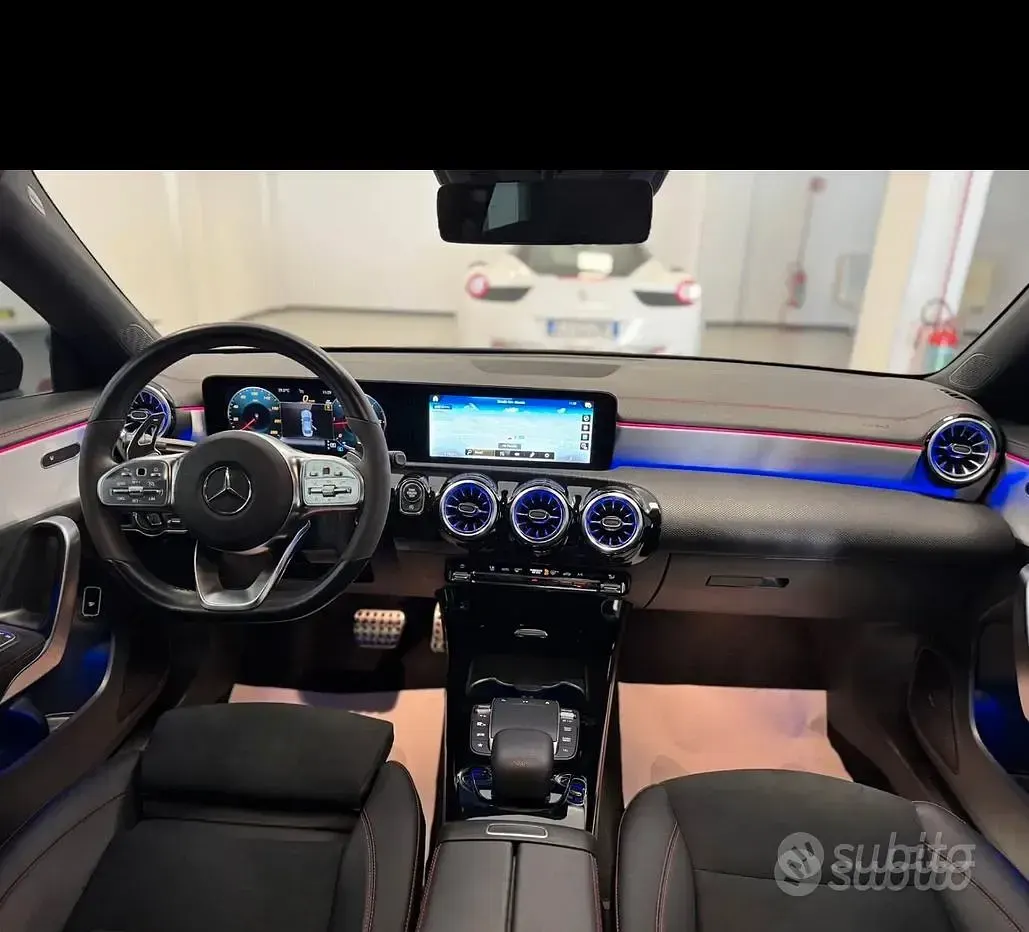 Usata Mercedes CLA200 AMG line 163 CV (119 kW) 2023 Nero Berlina