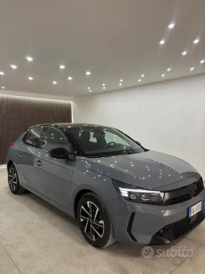 Usata Opel Corsa 101 CV (74 kW) 2024 Grigio Utilitaria