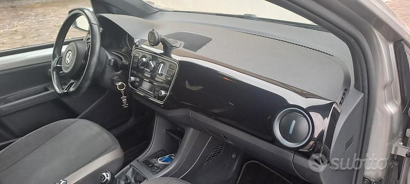 Usata VW up! 2015 Grigio Utilitaria