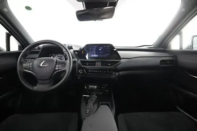 Usata Lexus UX 152 CV (111 kW) 2024 Sonic grey SUV