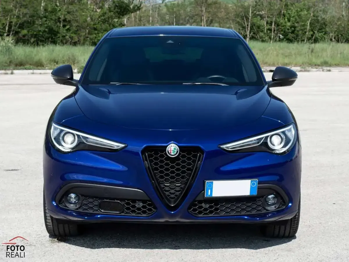 Usata Alfa Romeo Stelvio Ti 209 CV (153 kW) 2021 Blu/azzurro SUV