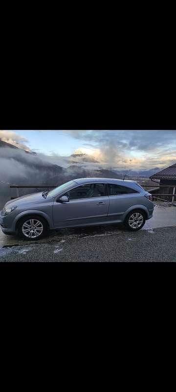 Usata Opel Astra GTC Cosmo 101 CV (74 kW) 2007 Berlina