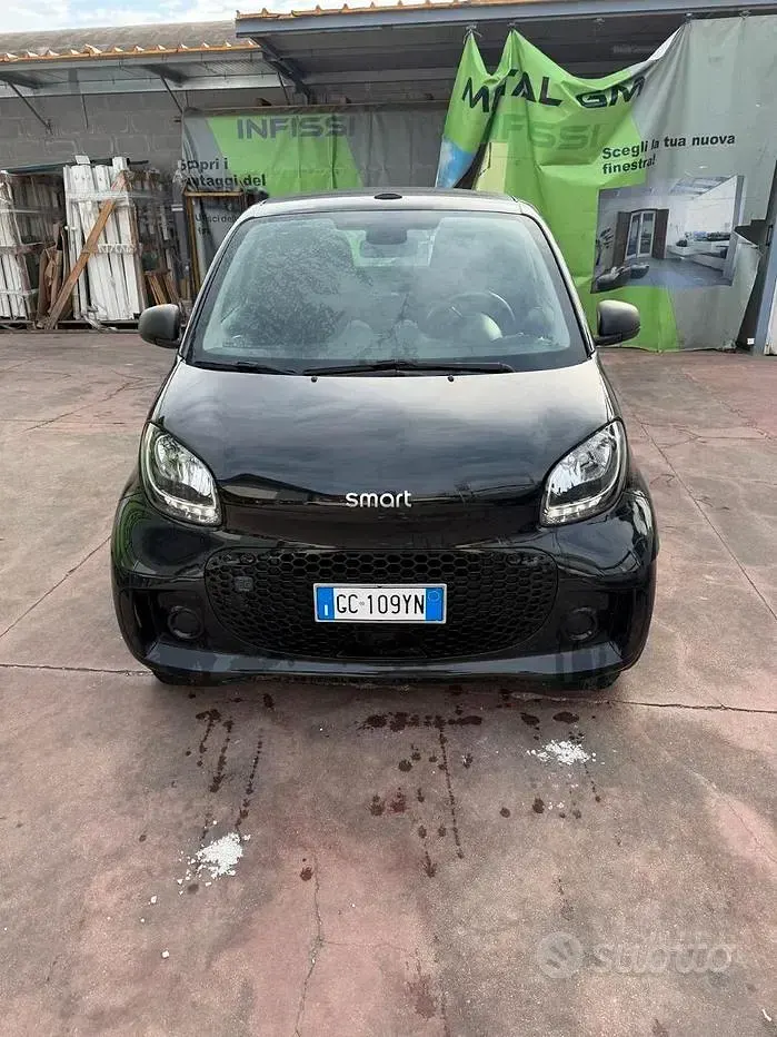 Usata Smart ForTwo Electric Drive 41 kW (56 CV) 2020 Nero Cabrio