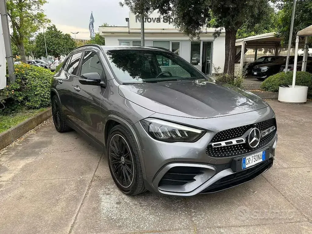 Usata Mercedes GLA200 AMG Line Premium Plus 150 CV (110 kW) 2023 Grigio SUV