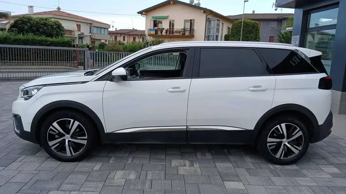 Usata Peugeot 5008 131 CV (96 kW) 2019 Bianco SUV