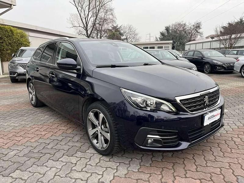 Usata Peugeot 308 SW Allure 131 CV (96 kW) 2019 Blu Station wagon
