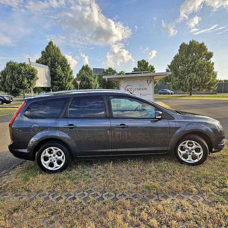 Usata Ford Focus 115 CV (84 kW) 2010 Blu Station wagon