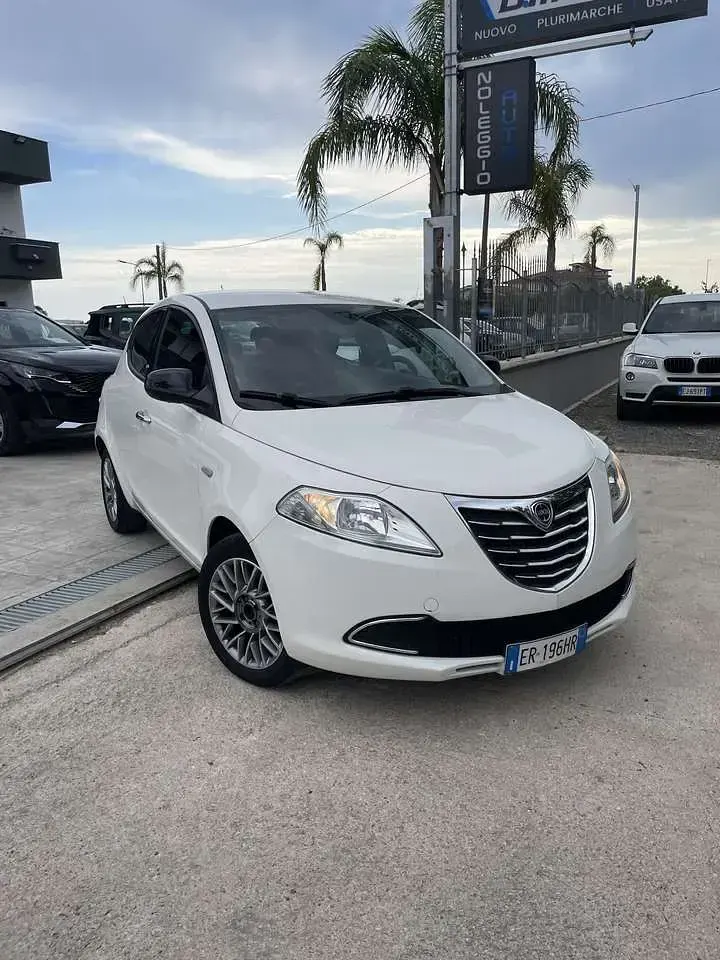 Usata Lancia Ypsilon Gold 69 CV (50 kW) 2012 Other Utilitaria