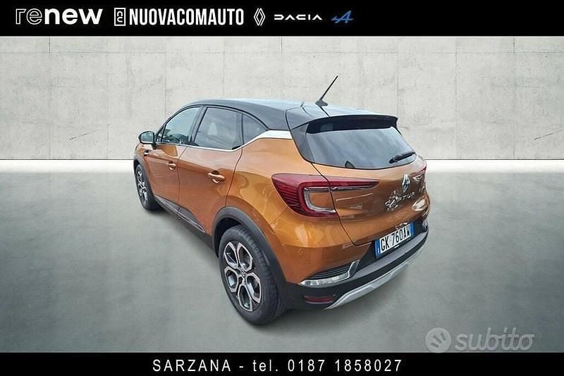 Usata Renault Captur Intens 101 CV (74 kW) 2022 Giallo SUV