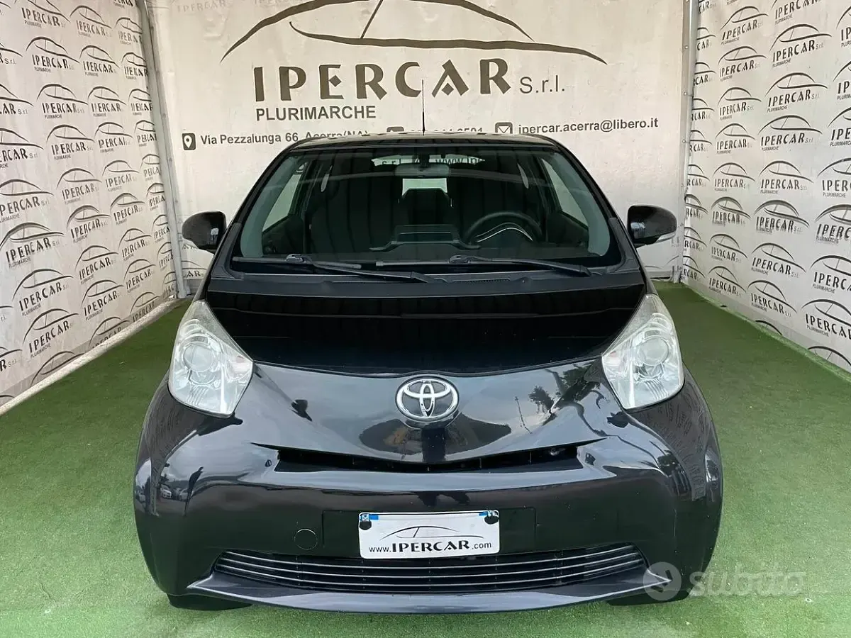 Usata Toyota iQ Sol 68 CV (50 kW) 2009 Nero Utilitaria