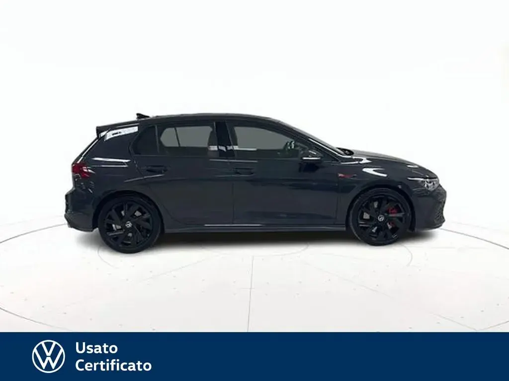 Usata VW Golf VIII GTI 245 CV (180 kW) 2023 Grigio / pastello Berlina
