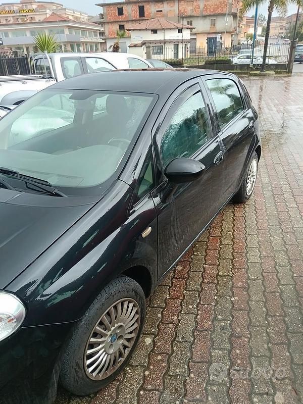 Usata Fiat Grande Punto 75 CV (55 kW) 2006 Nero Utilitaria