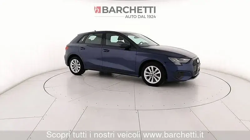 Usata Audi A3 Sportback Business 116 CV (85 kW) 2022 Blu Utilitaria