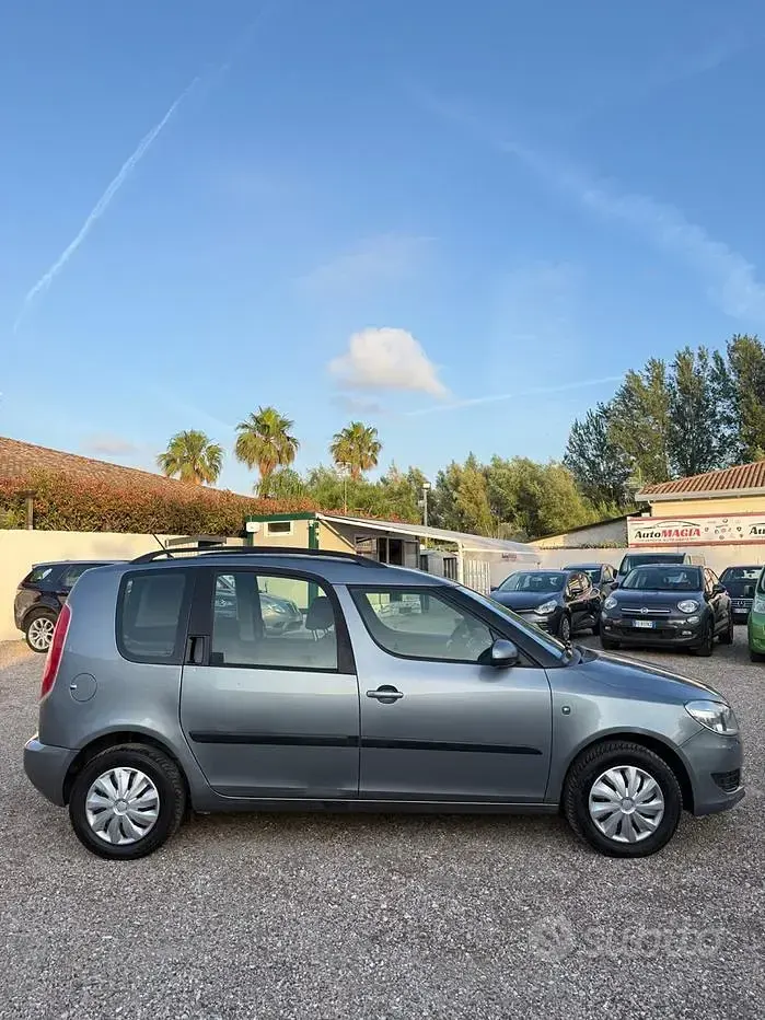 Usata Skoda Roomster Ambition 69 CV (50 kW) 2012 Grigio Monovolume