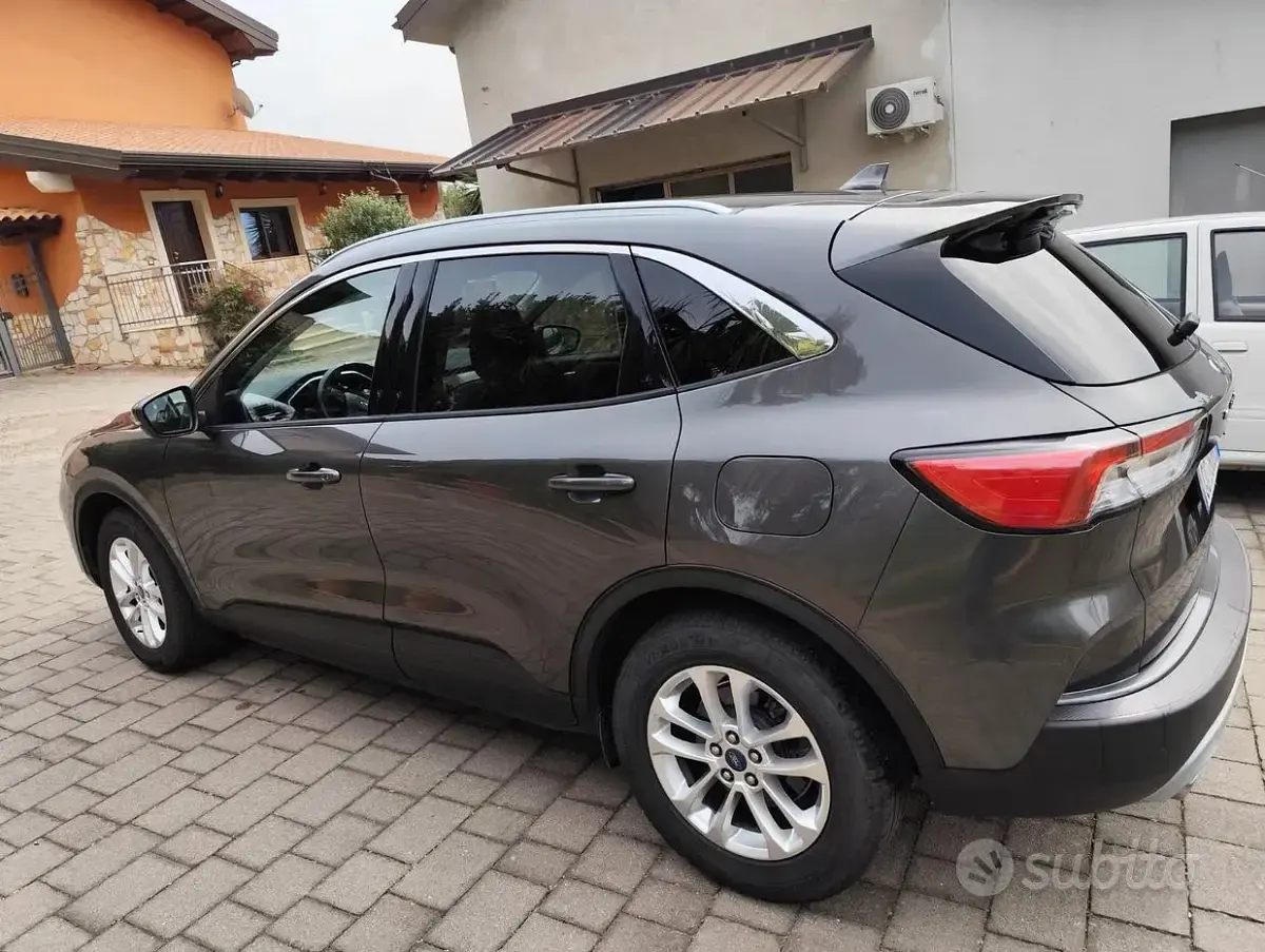 Usata Ford Kuga Titanium X 120 CV (88 kW) 2021 Grigio SUV