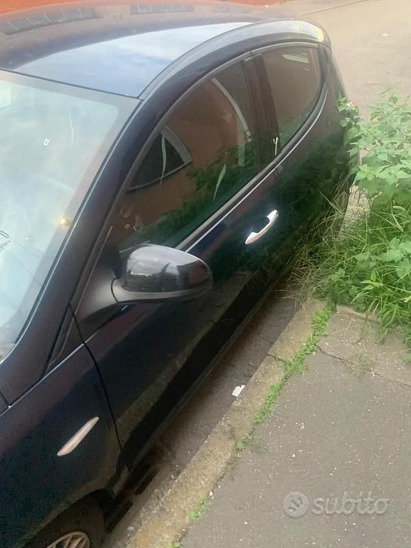 Usata Lancia Ypsilon 60 CV (44 kW) 2017 Blu Utilitaria