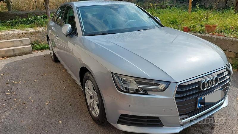 Usata Audi A4 150 CV (110 kW) 2019 Grigio Berlina