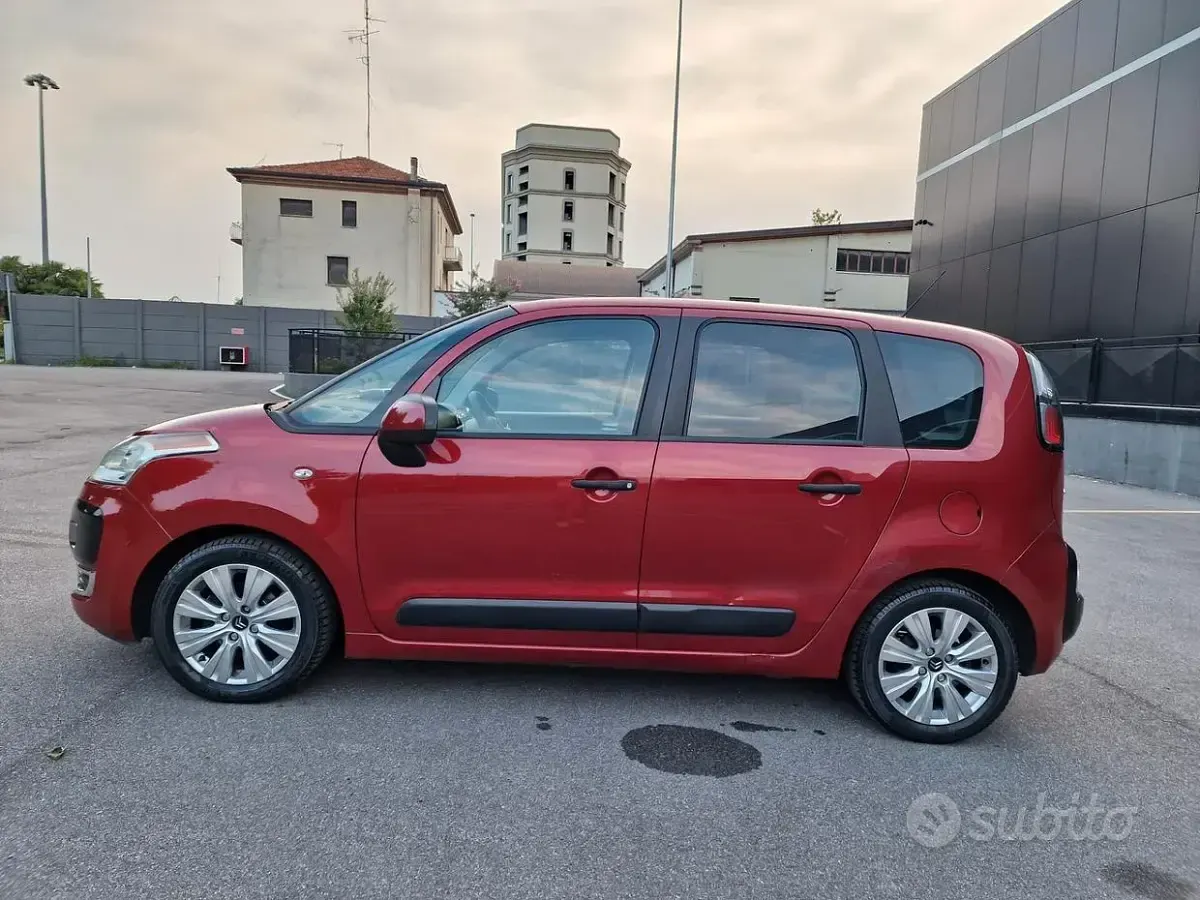 Usata Citroën C3 Picasso Exclusive 95 CV (69 kW) 2010 Rosso Monovolume