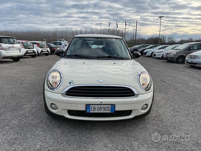 Usata Mini ONE 75 CV (55 kW) 2010 Bianco Utilitaria