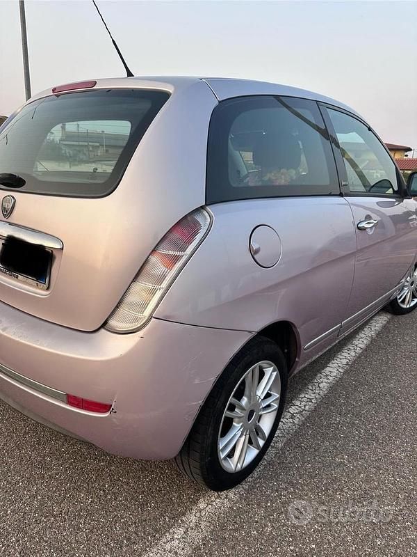 Usata Lancia Ypsilon 69 CV (50 kW) 2011 Utilitaria