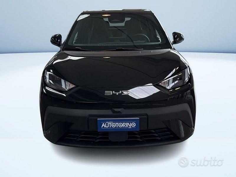 Nuova BYD Dolphin Surf Comfort 83 kW (114 CV) 2025 Nero Utilitaria