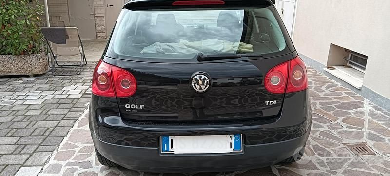 Usata VW Golf VI 105 CV (77 kW) 2008 Nero Utilitaria