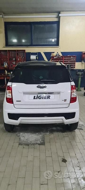 Begagnad Ligier JS50 2023 Vit Halvkombi