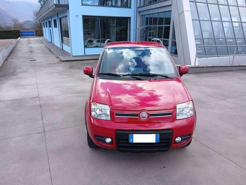Usata Fiat Panda 4x4 Climbing 60 CV (44 kW) 2010 Rosso Utilitaria
