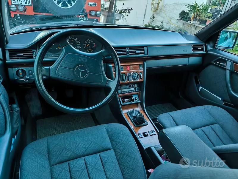 Usata Mercedes 200 136 CV (100 kW) 1995 Grigio Station wagon